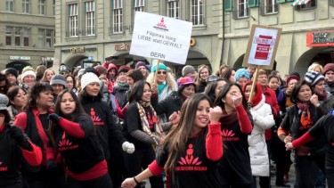 Foto vom Flashmob auf dem Waisenhausplatz in Bern, Schweiz